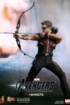 Action Figure Avengers Hot Toys’ Hawkeye 3
