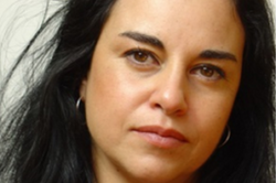 Paula Fonseca interpreta Helena Pera / Mulher-Elástica