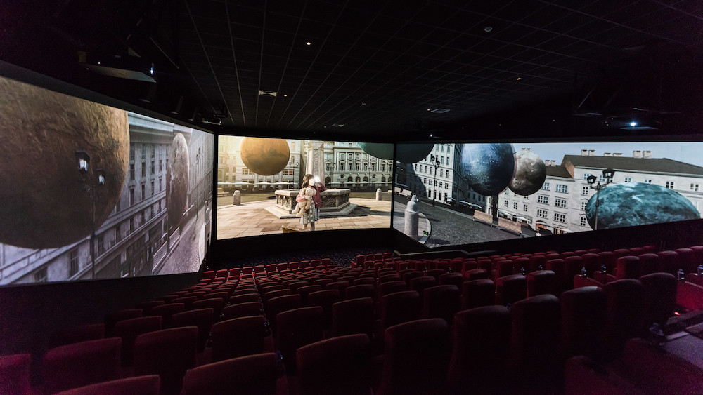 Abre em Portugal primeira sala de cinema ScreenX (ecrã 270º), NOS  NorteShopping
