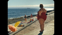 UMA MÃE VAI À PRAIA Pedro Hasrouny