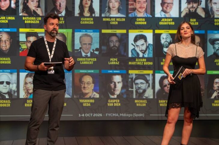 Fernando Piquer, diretor-geral da SDCC Málaga 2026, e Cristinini após terem anunciado 25 novos convidados especiais durante o PAINEL Zero